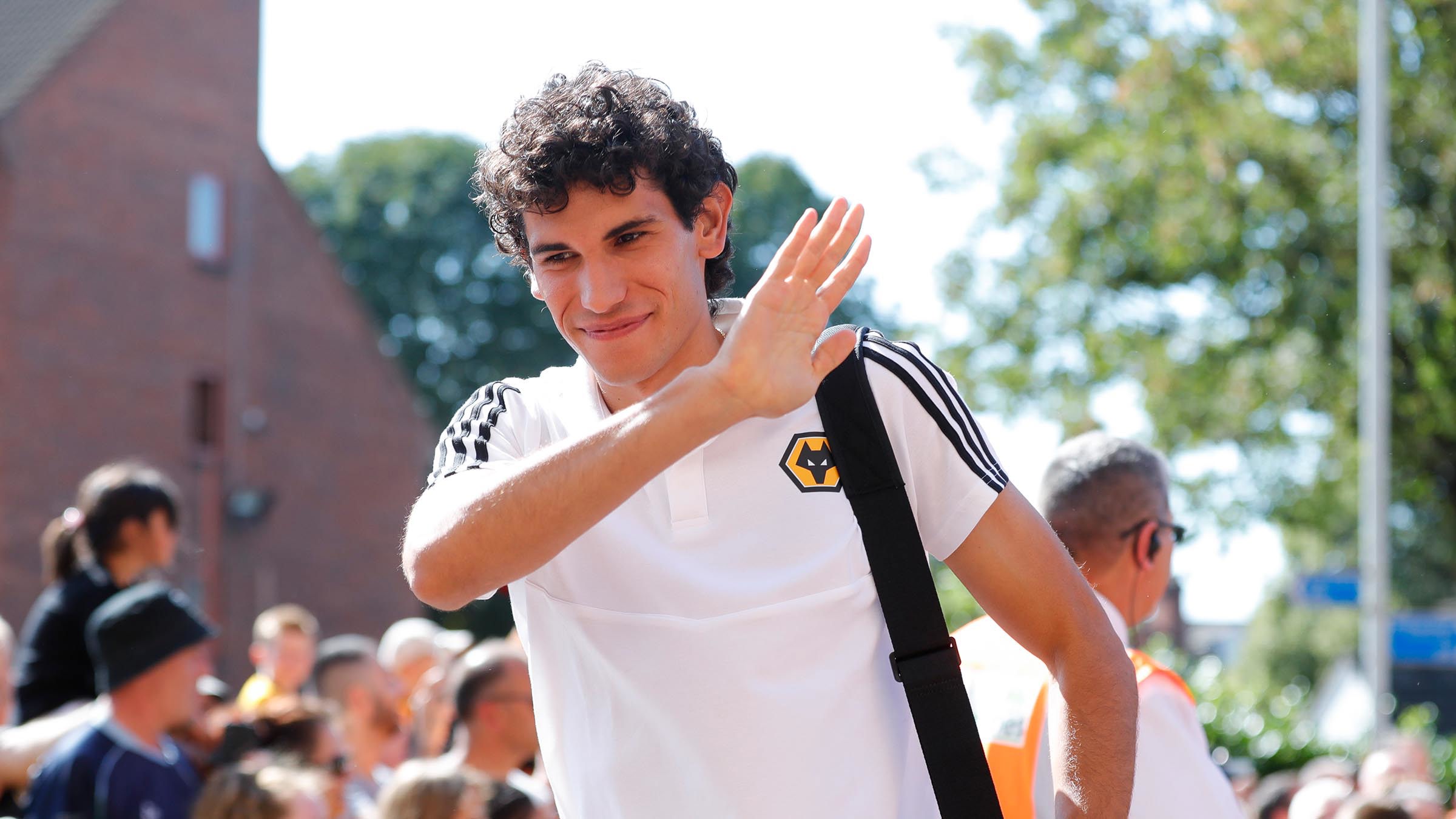 Vallejo se une al Granada CF | Spanish Language Content | News ...