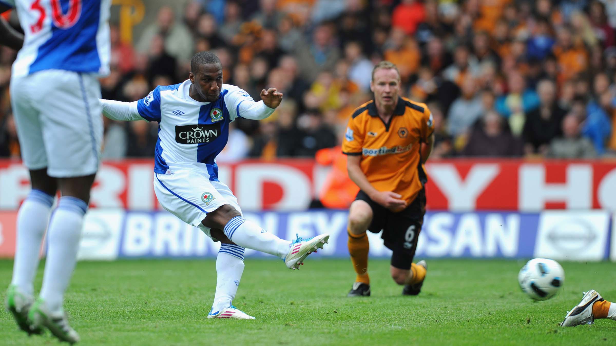 Wolverhampton Wanderers Kevin Foley runs with the ball during his