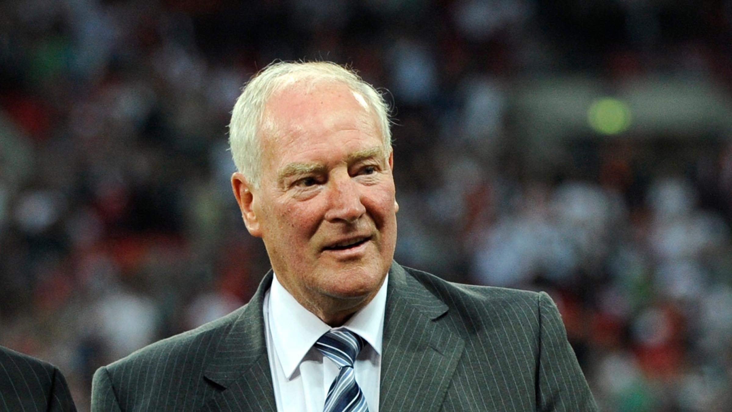 Legendary Wolves midfielder Ron Flowers to be honoured with MBE Club