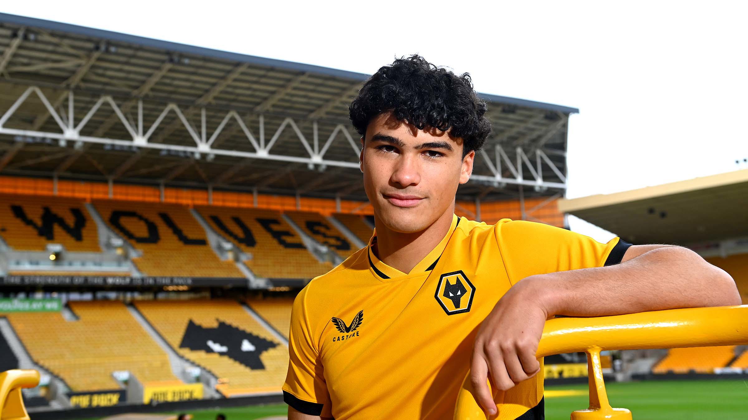 Fraser signs first professional contract | Academy | News | Wolverhampton  Wanderers FC